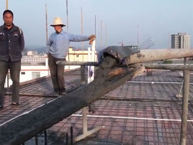 山東力源機(jī)械，車載式攪拌拖泵一體機(jī)現(xiàn)場(chǎng)施工視頻